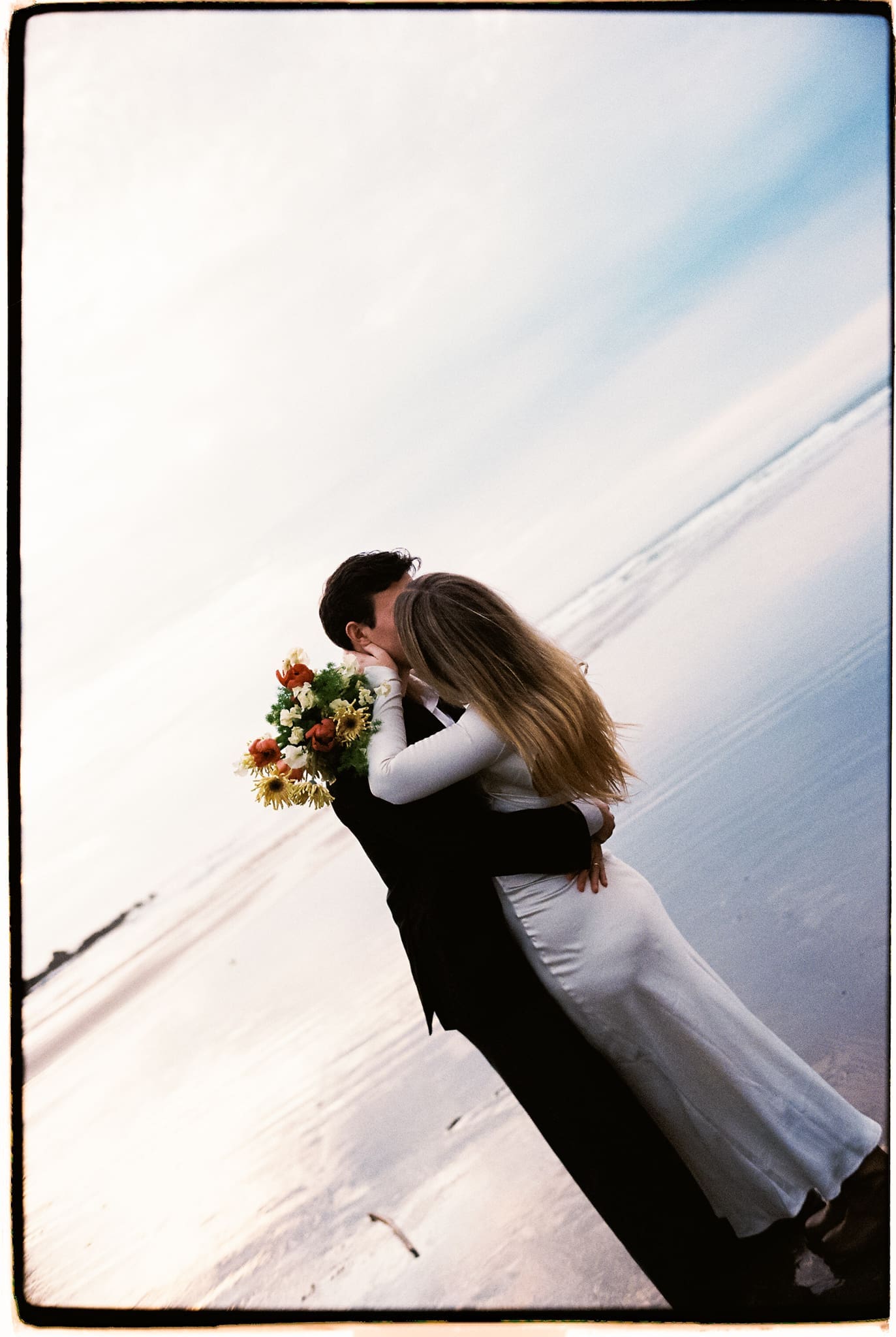 couples photoshoot on the west coast beach